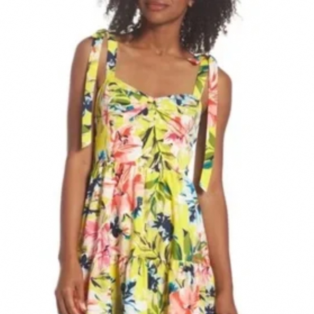 Eliza j - Picture 2 of 4